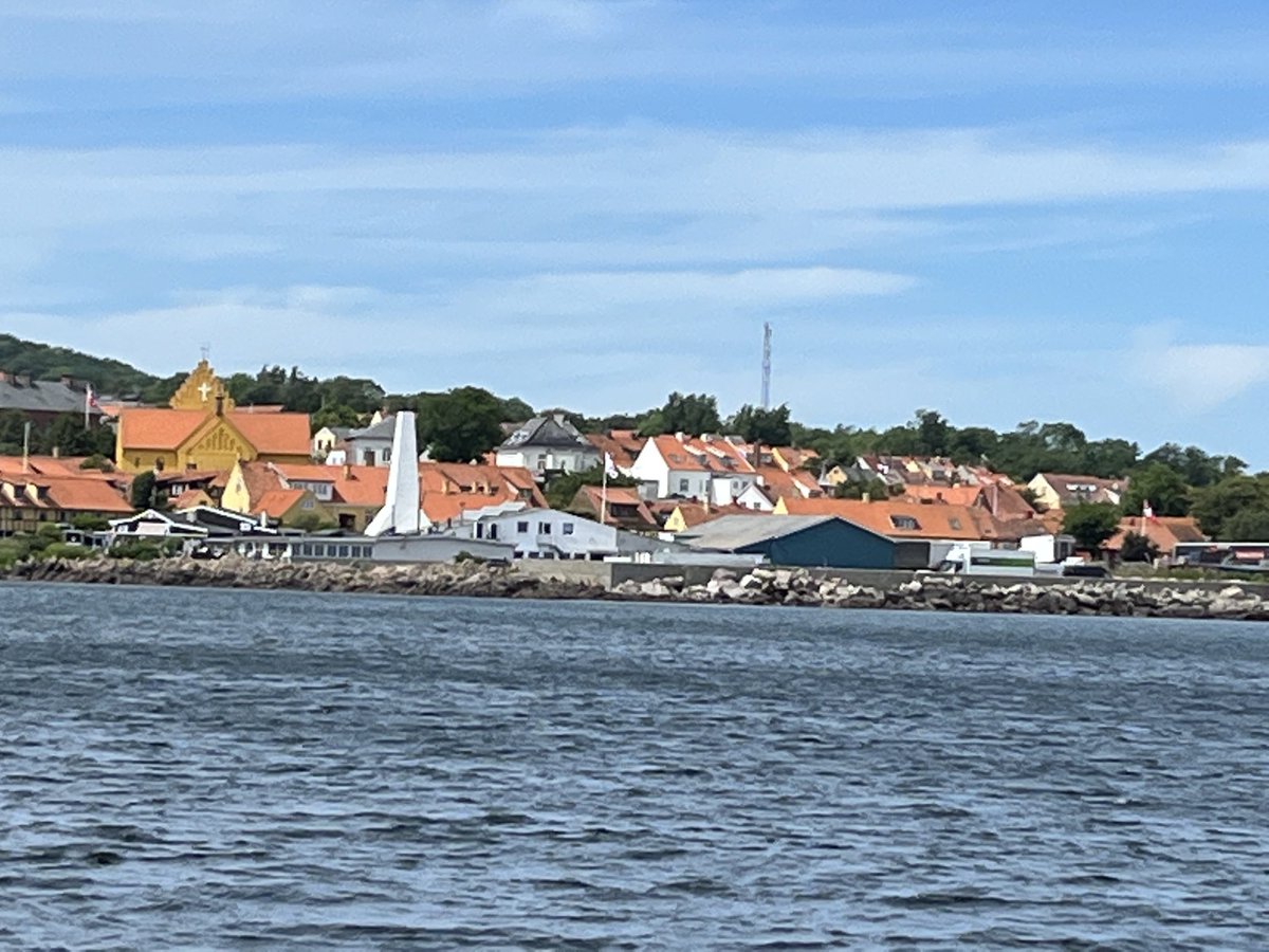 Lars Holm Nielsen (@larsholmn) on Twitter photo Allinge Havn kan noget i disse dage - også fra søsiden. God start på #fmdk med #blaadk. Ser frem til flere maritime debatter på Postbåden Peter⚓️🌞 Allinge Havn kan noget i disse dage - også fra søsiden. God start på #fmdk med #blaadk. Ser frem til flere maritime debatter på Postbåden Peter⚓️🌞