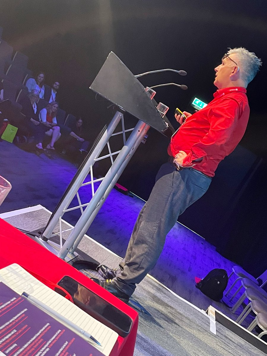 Applause mid talk for @Mark_HollowayHF signifying our respect &amp; pride for his unstinting work highlighting the role of ABI in suicide/abuse/safeguarding &amp; holding responsible organisations to account. The ‘system’ needs much more ABI knowledge #BABICM2022