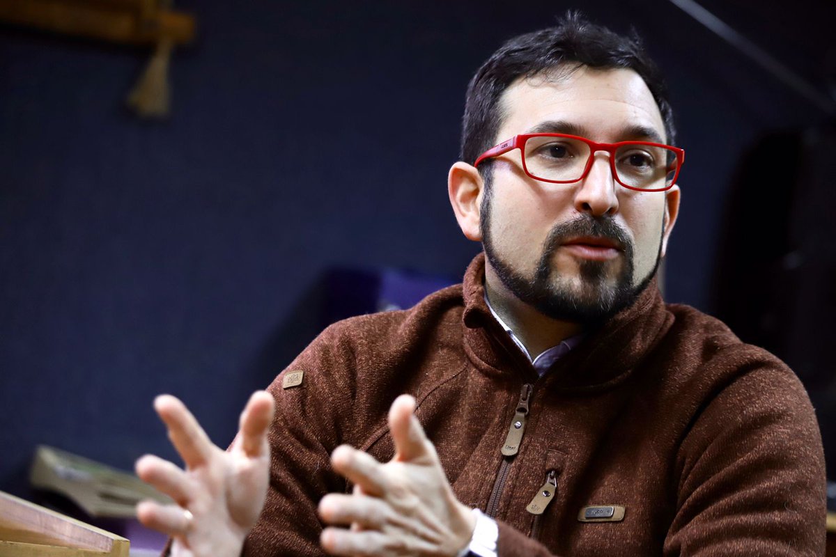 Subsecretario <a href="/MiguelCrispiS/">Miguel Chiste</a> en <a href="/RadioGenialFM/">Radio Genial FM</a> "Queremos hacer las cosas distintas y una de esas es juntarnos con los alcaldes, no está bien que los alcaldes tengan que viajar siempre a Santiago, no lo podemos naturalizar".

EN VIVO: radiogenial.cl