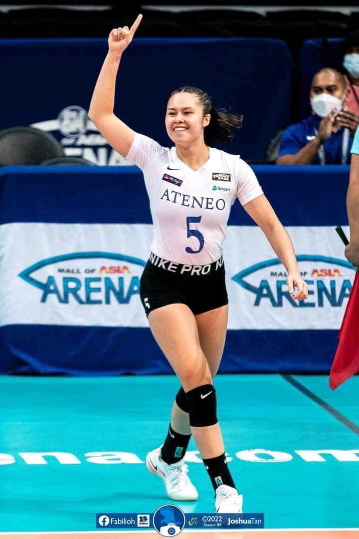 abcdefu_19's tweet photo. #OneMoreYearVanie https://t.co/u7nBnmvHo9