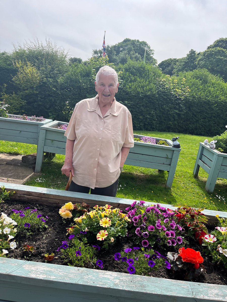 AdrianHandley8's tweet photo. @HeyberryHouseAH @AnchorLaterLife @CarrieBrowne Shirley our resident gardener has made Heyberry Houses gardens look  absolutely fantastic. Such a great job and you can tell she absolutely loves her garden https://t.co/wKFVy7Drnv