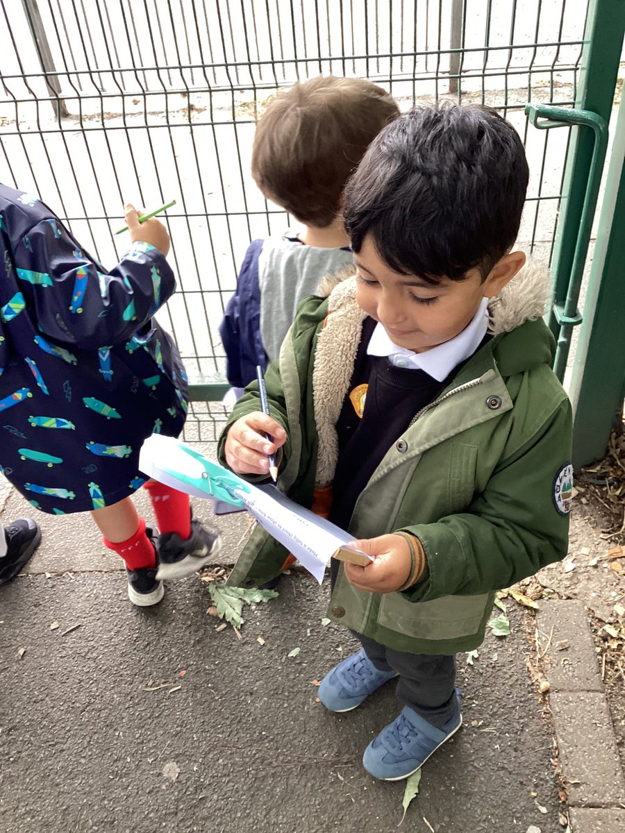 SSmith_mlp's tweet image. We did a traffic survey this week for our transport topic. We spotted lots of different vehicles. #scln #Communication #languageresource @MabLanePri