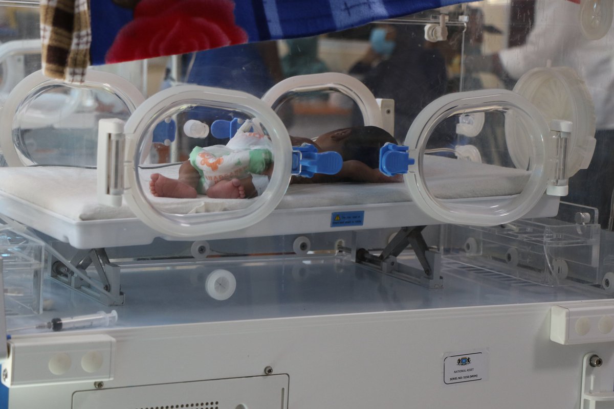 Hormuud's tweet photo. In Somalia, 12% of babies are born prematurely. To give them the best chance to thrive and grow, today @hsfsomalia donated 10 incubators to Banadir Hospital. This is part of their ongoing efforts to improve healthcare for mothers, children, and the Somali community at large. https://t.co/lD6obg04FH
