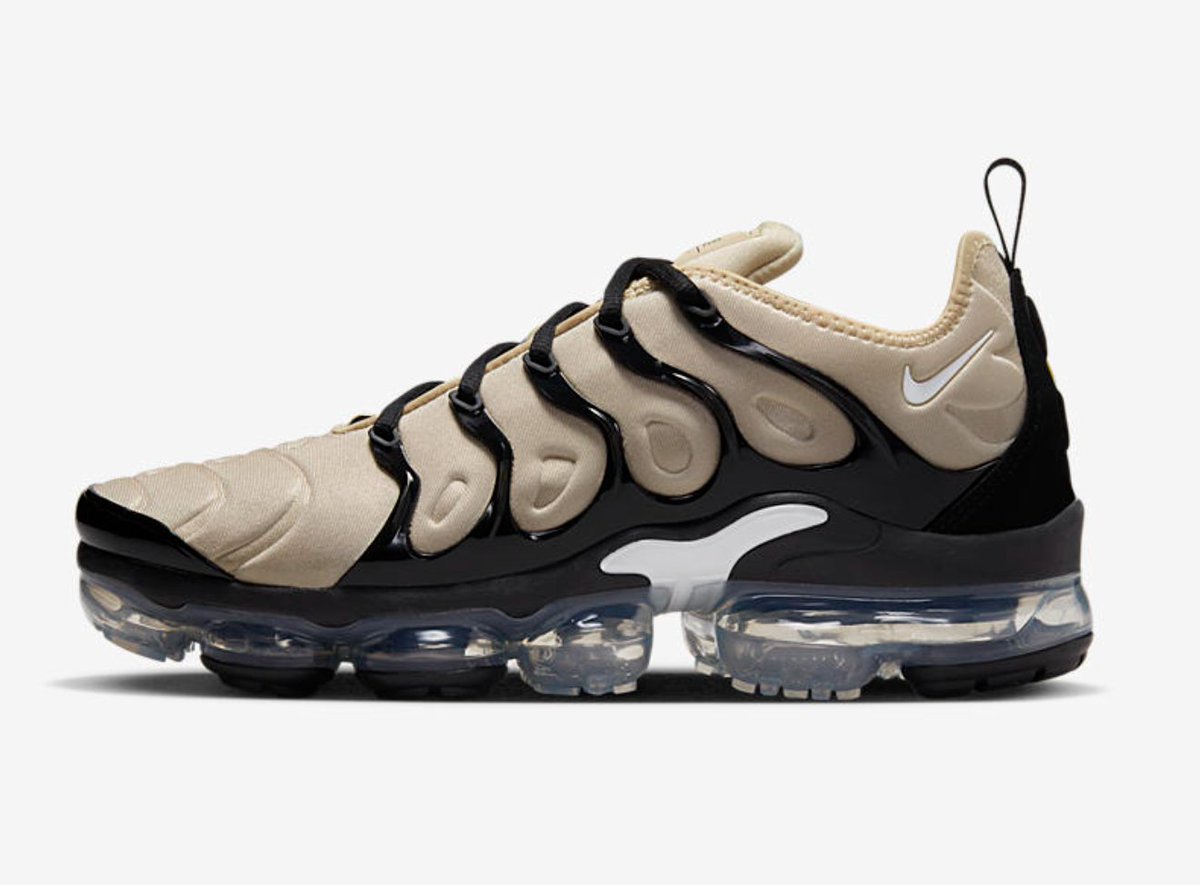 lady foot locker vapormax plus