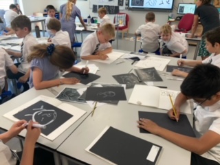 bmatmagnacarta's tweet photo. Welcome to Matisse Month at MCPA! Young artists in Ash learning about his work and being inspired to create their own masterpieces. #drawingwithscissors #creativitytakescourage https://t.co/6axitQJekD