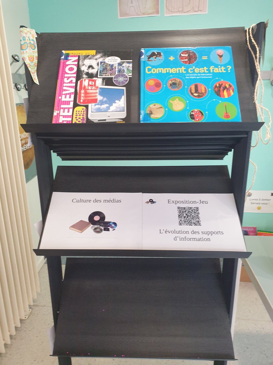CDICamilleRouen's tweet photo. Journées arts et cultures au #CollegeClaudel aujourd'hui. Au CDI, culture des médias avec exposition sur l évolution des supports d information depuis 100 ans. #profdoc #infodocumentation #culturenumerique #EMI https://t.co/MFBaAfX0A0