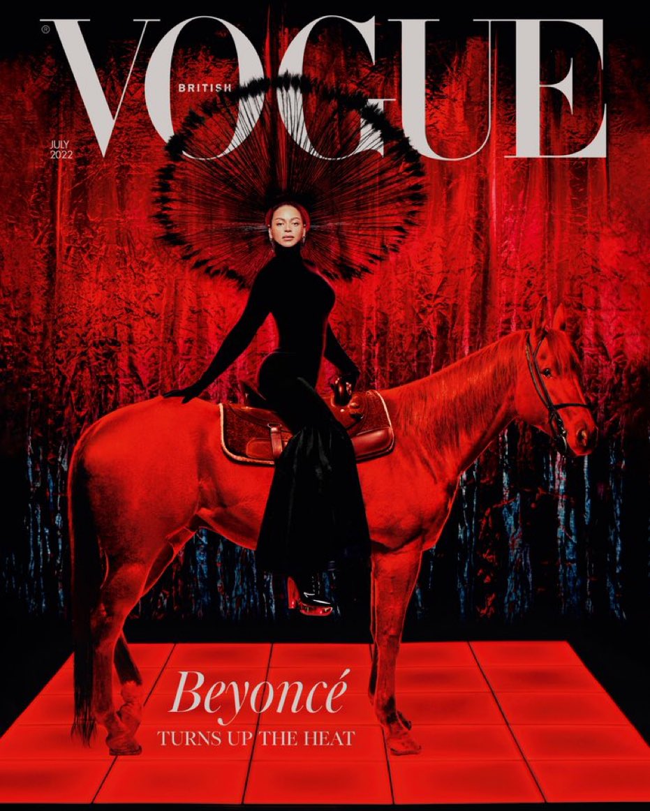 I know Anna Wintour screaming, crying, throwing that lil bob around. Beyoncé went to British Vogue and never looked back!!!!
