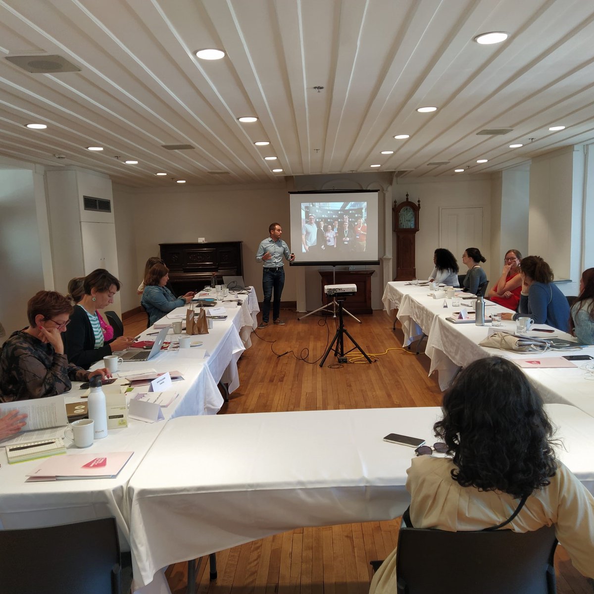 regiongrandest's tweet photo. Une ouverture à l'internationale pour les lauréates de #EllesosentenGrandEst programme de leadership au féminin. Au Québec depuis dimanche elles rencontrent des personnes inspirantes pour nourrir leur projet  @ofqj_france @laraemond  @FranceQC https://t.co/a5LQwGvvty
