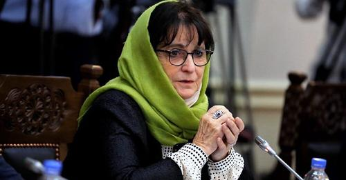 ArianaNews_'s tweet photo. د ملګرو ملتونو د سرمنشي ځانګړې استازې د افغانستان له خلکو سره الوداع وکړه
نن د غبرګولي شپږویشتمه، چې د جون له ۱۶ سره برابره ده؛ د ملګرو ملتونو د سرمنشي ځانګړې استازې دیبرا لاینز د افغانستان له خلکو سره د الوداع په وینا کې څرګنده کړه:
#ArianaNews #Afghanistan #UNAMA #DeborahLyons https://t.co/7kDisNwgPk