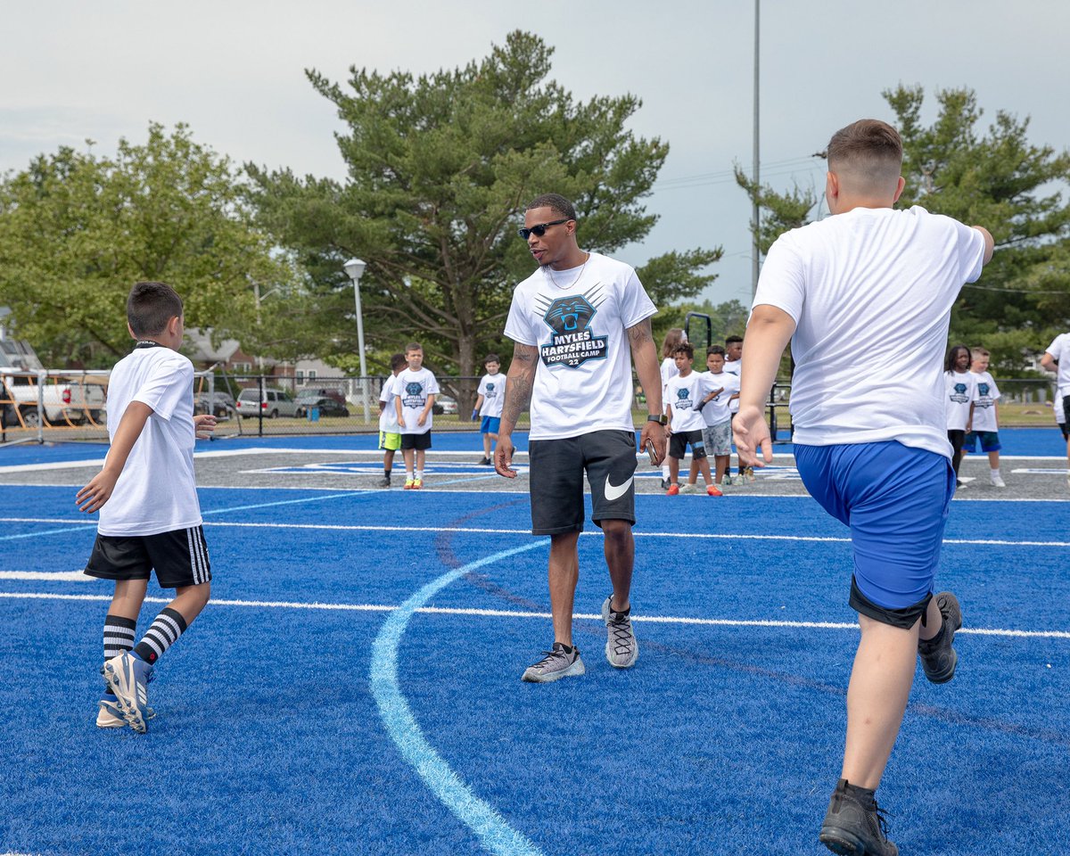 Coach_GetWright's tweet photo. I had amazing time at @Myles_Harts 1st youth football camp thank you for having me be apart of this for the youth @hartzfoundation https://t.co/OQFfHGWfPq