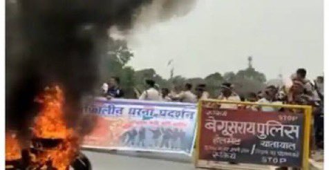 atpramodk's tweet photo. When state becomes very weak and muted and nation turns to be a banana republic anything will happen at the cost of national interest !!#AgnipathRecruitmentScheme https://t.co/dkwZRBrsLS