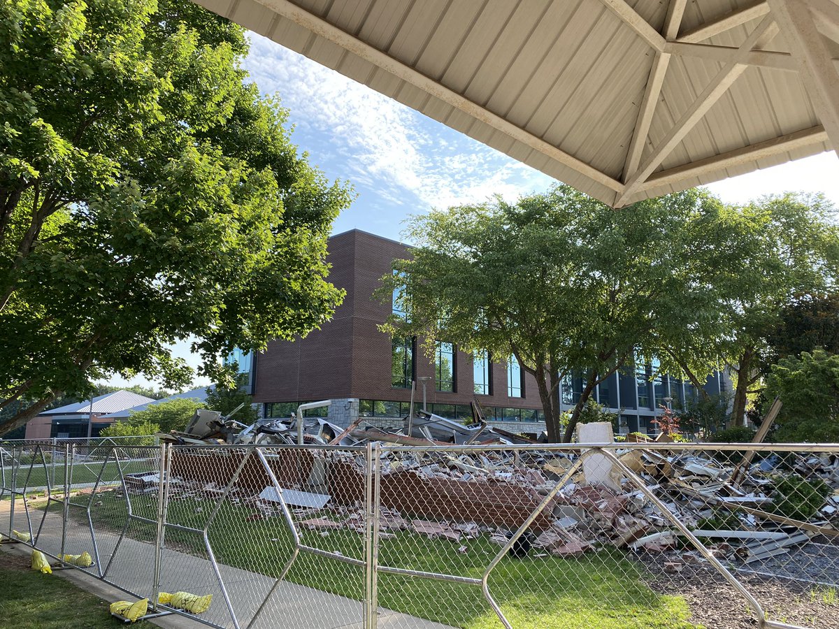 HIESbears's tweet photo. The view around campus is looking quite different! The transformation continues… #hiesbears https://t.co/6H4ynTUgK0