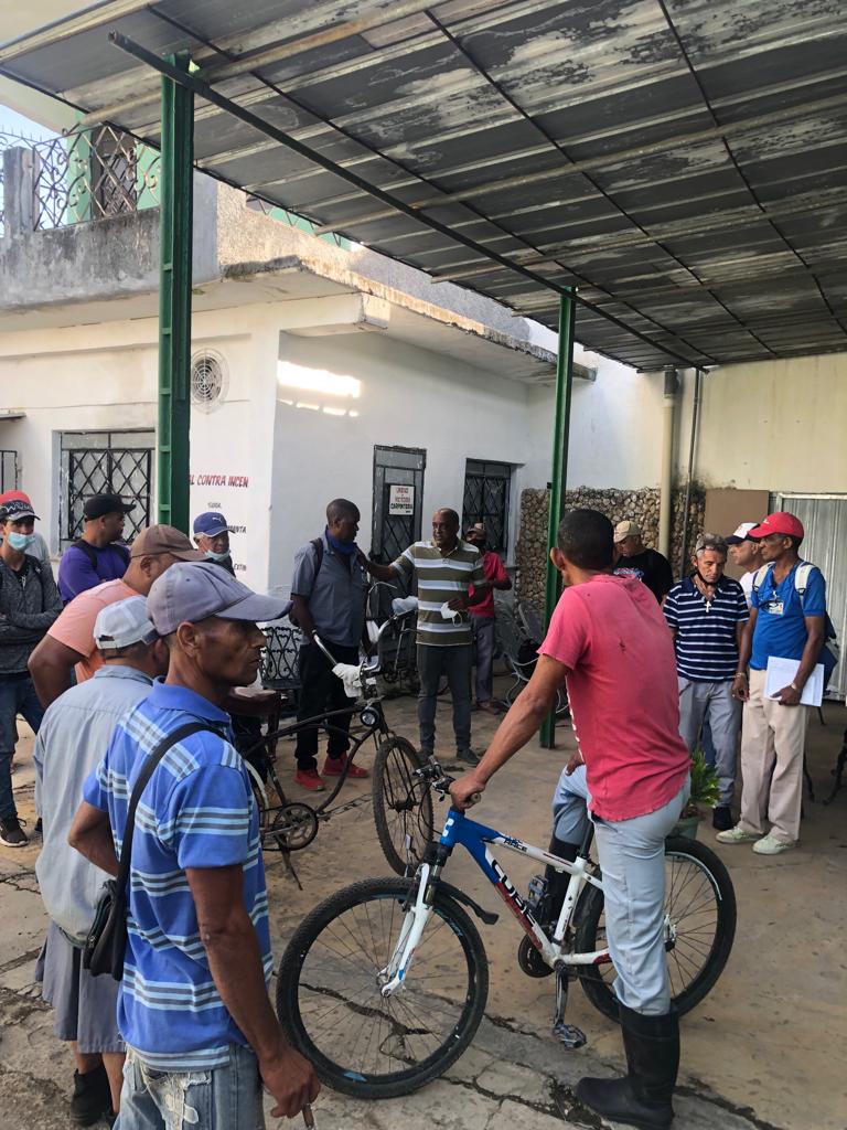 MarlenCabreraC2's tweet photo. Se inicia hoy en el municipio de Colón acciones intensivas en cuadrante de mayor riesgo de transmisión de Arbovirosis.
#ColonEnVictoria 
#ColonPorLaSalud 
@WongCorrales https://t.co/bNxlDhsLXo
