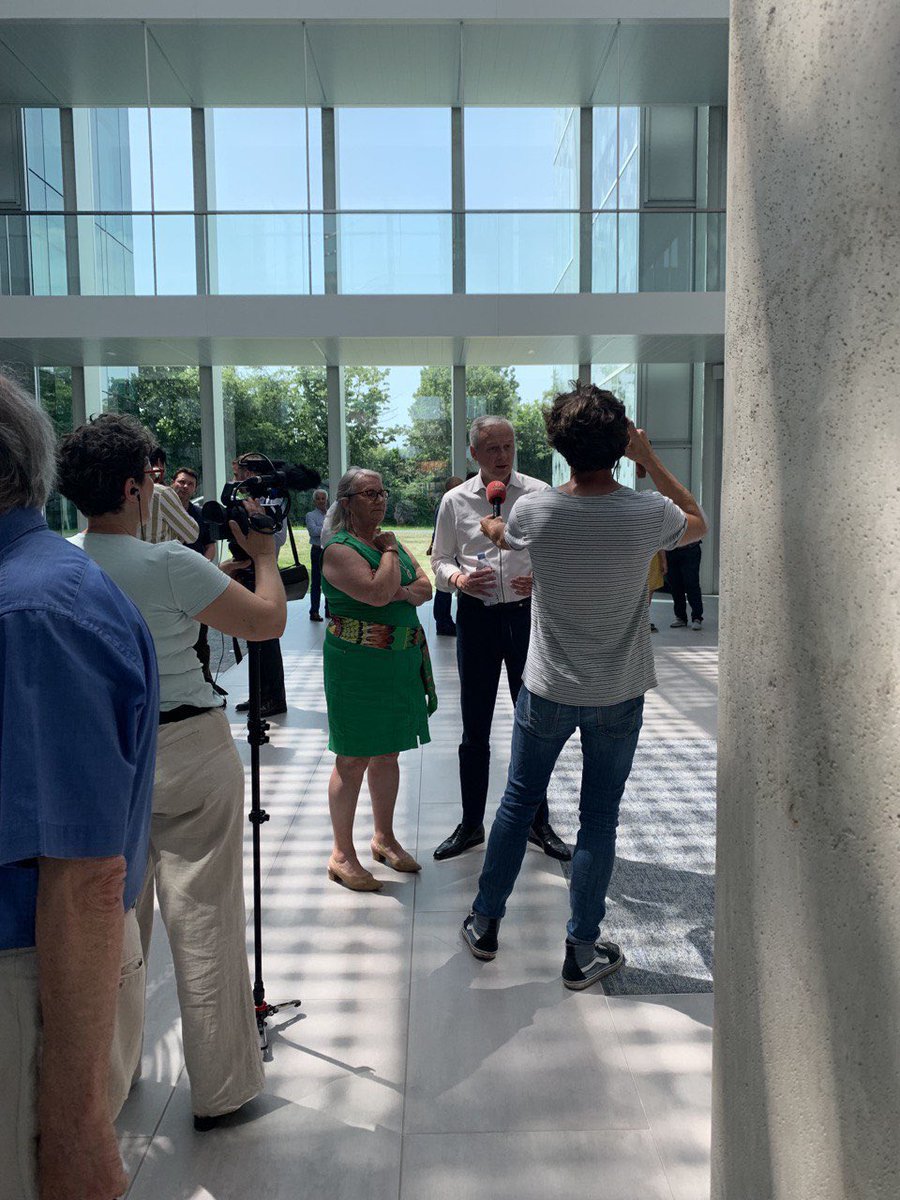 La visite de <a href="/BrunoLeMaire/">Bruno Le Maire</a> dans le bocage vendéen aux #Herbiers est une chance pour nos entreprises et acteurs économiques du territoire: son écoute, sa proximité, son expertise sont incontestables. Pour lui donner les moyens d’agir demain, faites le bon choix dimanche !