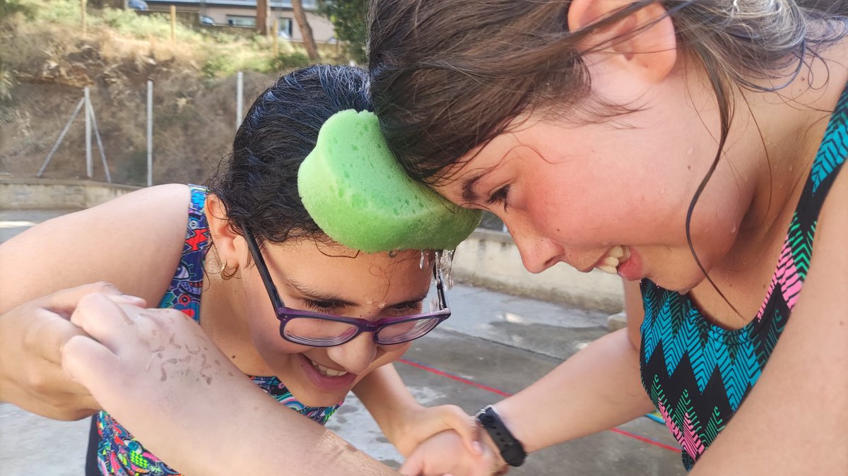 EscolaRocafonda's tweet photo. I avui, a 5è, jocs d'aigua per fer passar la calor!
@aliancesmagnet @educaciocat @SSTTMVO @EducacioMataro @tecnocampusSQAI @SEmataro https://t.co/gHo2Wr5Sto