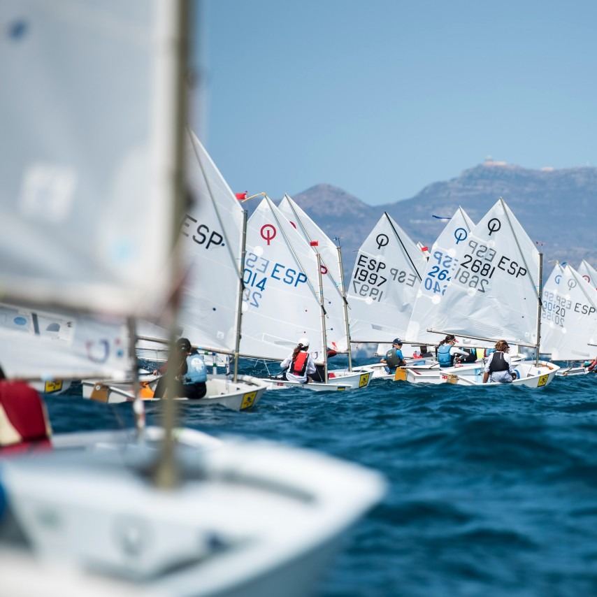 NauticalEspana's tweet photo. Alrededor de 150 niñ@s participan desde hoy en el WindBA Costa Brava Spring Cup que organiza @laballenaalegre en #SantPerePescador 🎉🥳
👉 La #WindBA es una prueba de #velainfantil y marca el inicio de la temporada de regatas internacionales de la #CostaBrava ⛵🕺
@TACTIC_av https://t.co/yINdDl5JcN
