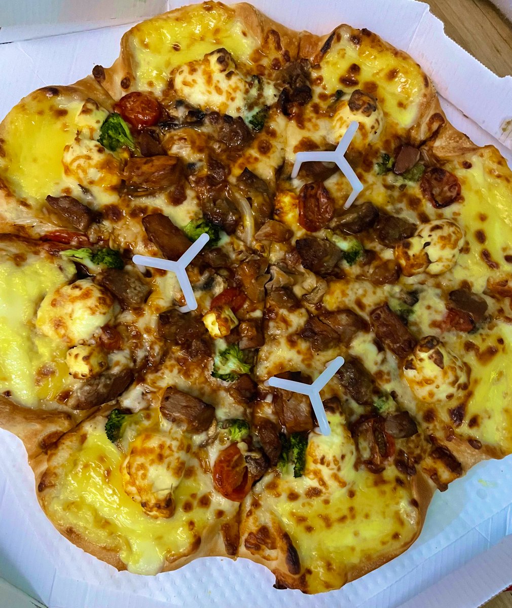 haebayoit's tweet photo. 홀리 ㅋㅋ 
(충격적인거:끝에 고구마 무스 아니고 "에그타르트"라네요 ㄷㄷ) https://t.co/j0xGXA92pk