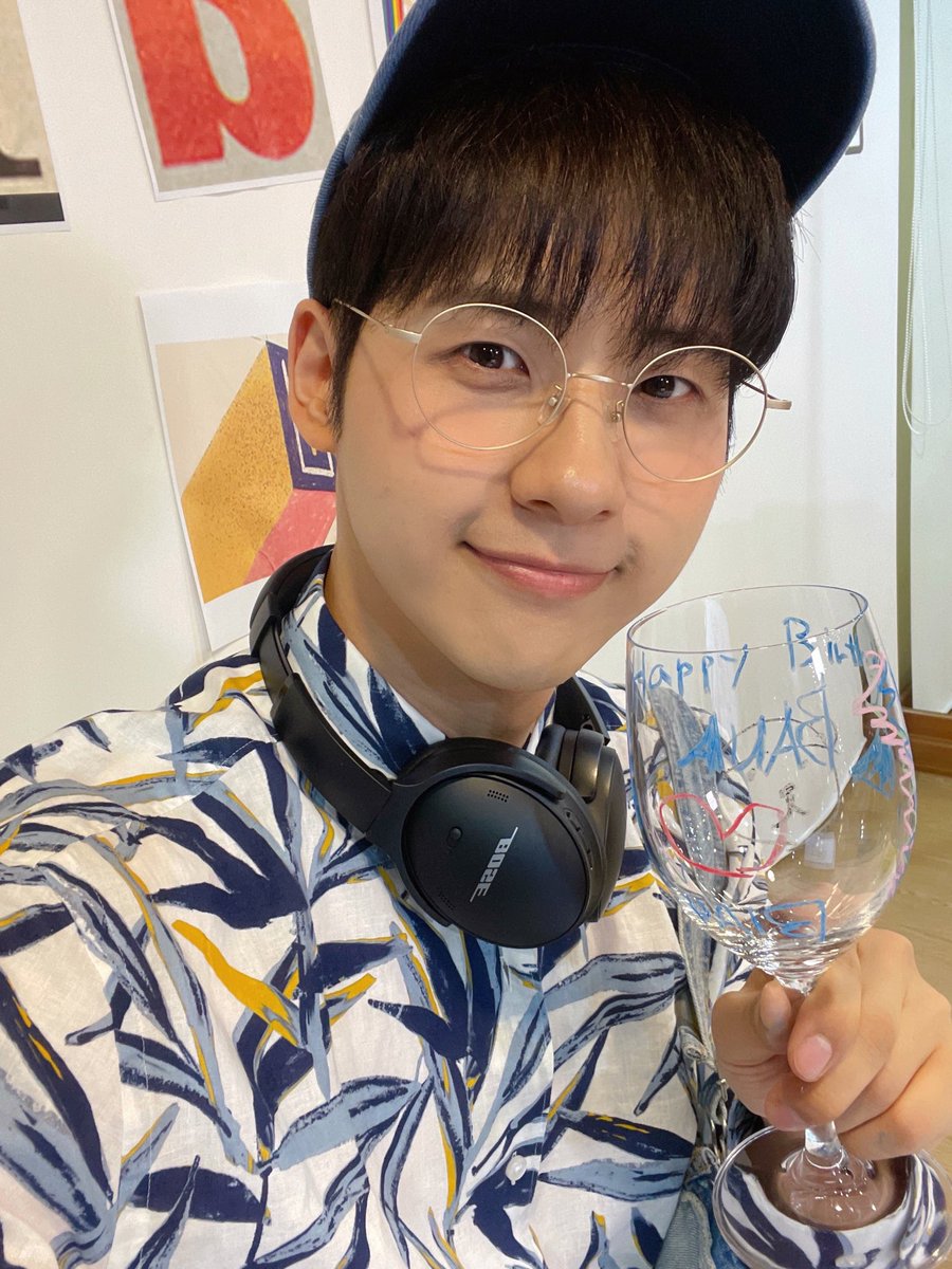 _B1A4OFFICIAL's tweet photo. [#B1A4Story] HAPPY CNU DAY 📸

생일 축하합니다 생일 축하합니다🎵
사랑하는 신우의 생일 축하합니다〰🎶

신뽀 생일 기념 V LIVE! 모두 재밌게 보셨나요?🐻❣️ 올해도 신우의 생일을 축하해준 바나분들 감사합니다💚

#B1A4 #신우 #CNU #해피신우데이
#HAPPYCNUDAY https://t.co/VegREPuYqv