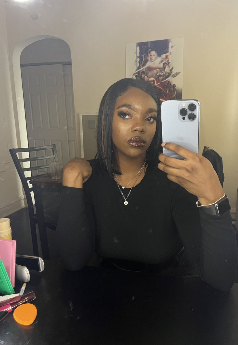 _Kiwiii's tweet photo. Mirror selfies🥰 https://t.co/L3z9KZ3v8G