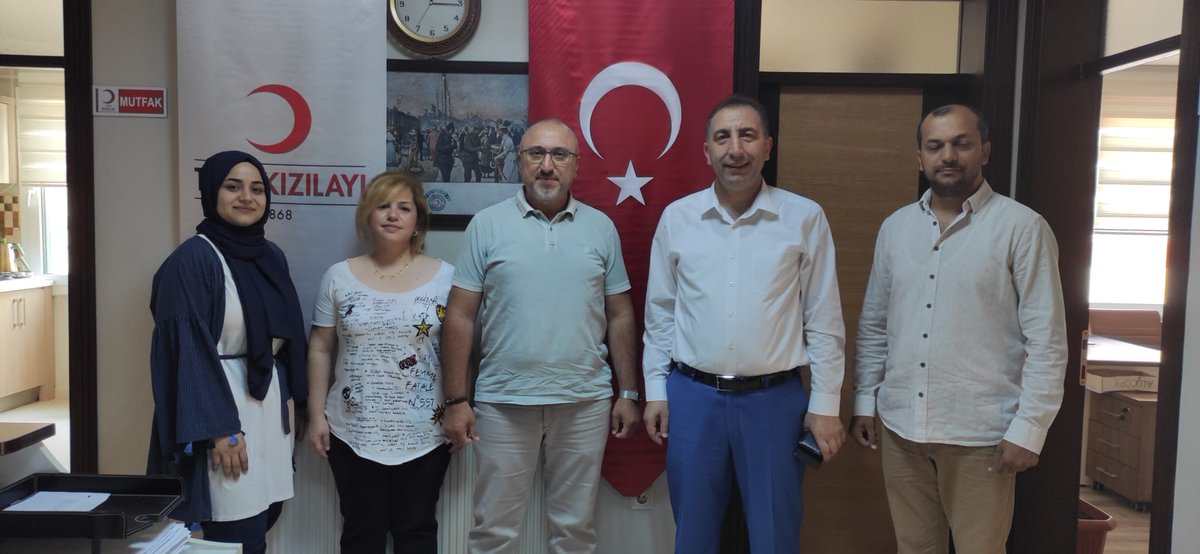 hatayistim's tweet photo. İl Müdürümüz Malik Yılmaz Türkiye Kızılay Derneği Antakya Şube Başkanı İsmail Duyar ve Yönetim Kurulu Üyesi Emine Büşra Dilmeç i ziyaret ederek şube faaliyetleri hakkında bilgi alışverişinde bulunuldu. https://t.co/OUNviGVgTE