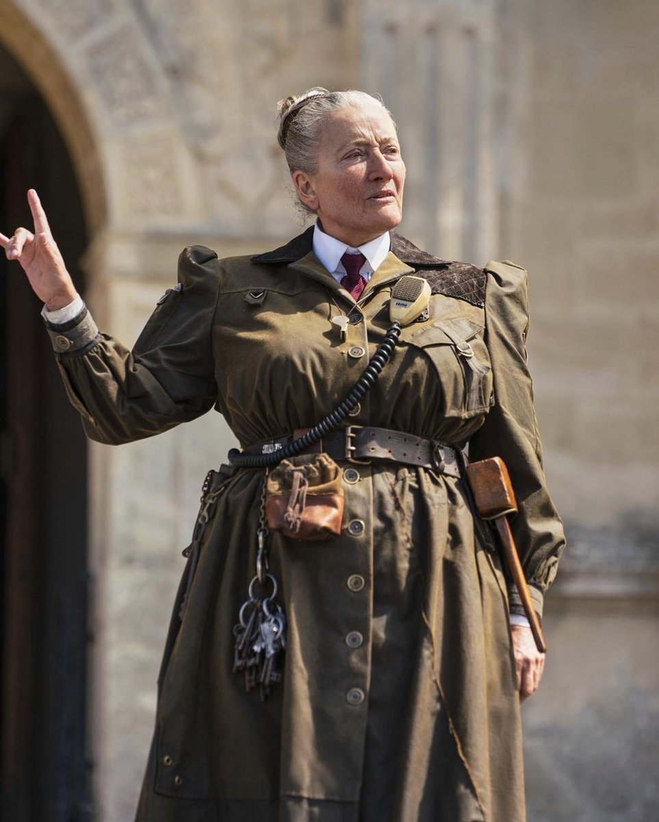 PotterheadClub's tweet image. ¿Podemos hablar de la versatilidad de Emma Thompson en el cine de fantasía? 

Ahora suma a su catálogo “Matilda”. Dando vida a la temible villana “Trunchbull”.