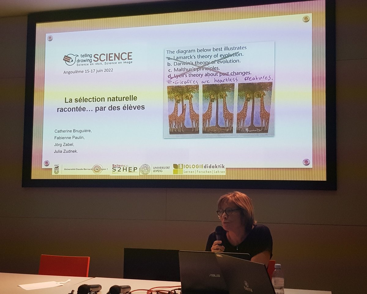 Leniddepie's tweet photo. Fabienne Paulin @UniversiteLyon présente un travail où des élèves ont étudié la selection naturelle de Darwin. Comme les girafes ne semblent pas touchée par la mort de leurs congénères sur l'image, elles sont qualifiées de "sans coeur" 🤣 #TSDS3 https://t.co/lQhz7C8PU8