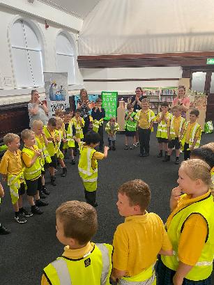 WiganLibraries's tweet photo. What a fantastic performance by Hawk Dance Theatre Group today at Ashton library. The children from Nicol Mere Primary School were fantastic as well. Thanks everyone. 
#festivaloflibraries @MCRCityofLit #HawkDance #NicolMere https://t.co/conmKhyuTl