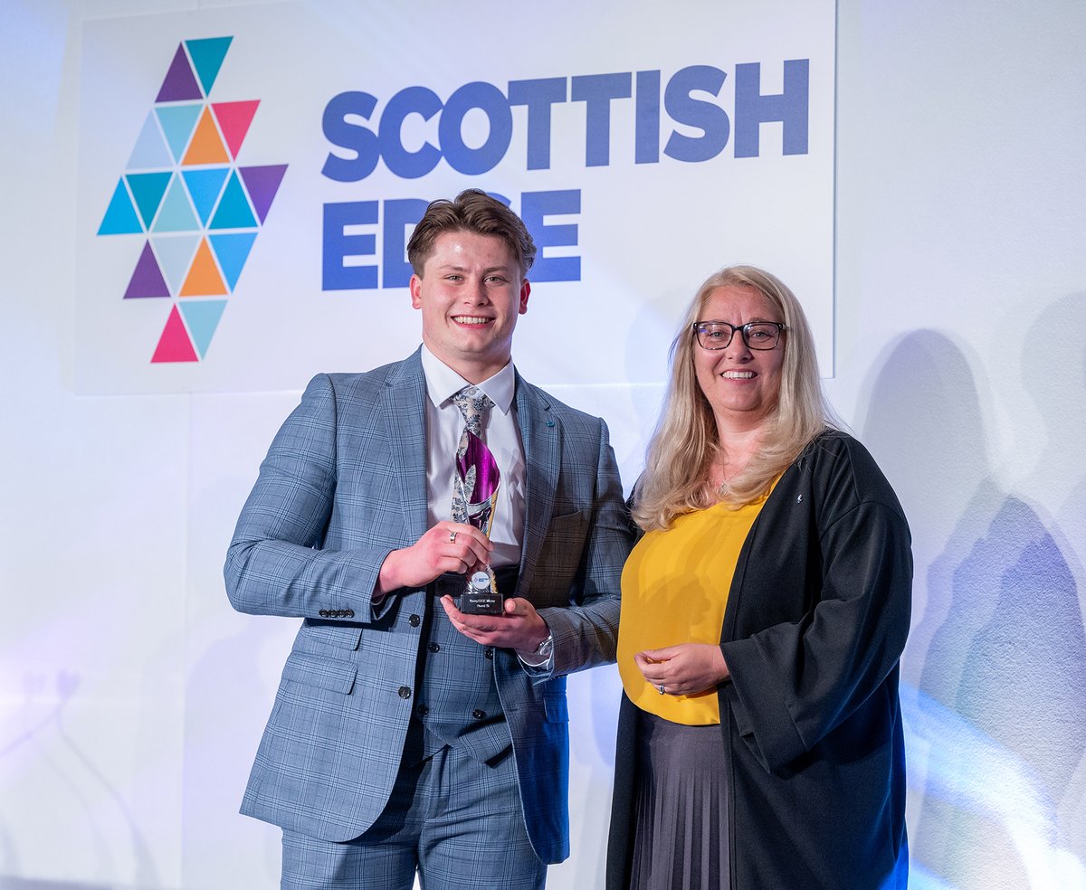 ScottishEDGE's tweet photo. Finally, VSL won £10k at #EDGE19 for its innovative, patent-pending supplement shaker that creates smoother protein shakes! https://t.co/JtVwWAGZYT