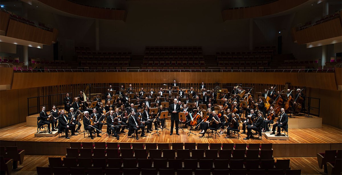 operadebordeaux's tweet photo. Ce jeudi 16/6 20H (dernières places) et dimanche 19/6 15H Échappée fraîcheur @pauldaniel321 propose un aperçu personnel du chef d’œuvre de #strauss "Le Chevalier à la rose" fait d’extraits qu’il a sélectionnés. + #Mozart #audito https://t.co/GEvT0GXWms #operadebordeaux #canicule https://t.co/jFcB3N1fCq