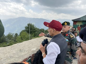 Defence Minister Rajnath Singh today visited a forward post in Jammu & Kashmir a... - Kannada News