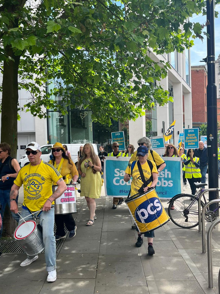 Second day of strike by  <a href="/BritishCouncil/">British Council</a> staff <a href="/pcs_union/">PCS Union (pcs.org.uk)</a> members getting amazing levels of support and engagement. Time for government and management to start listening #HandsOffBritishCouncil #savebritishcounciljobs