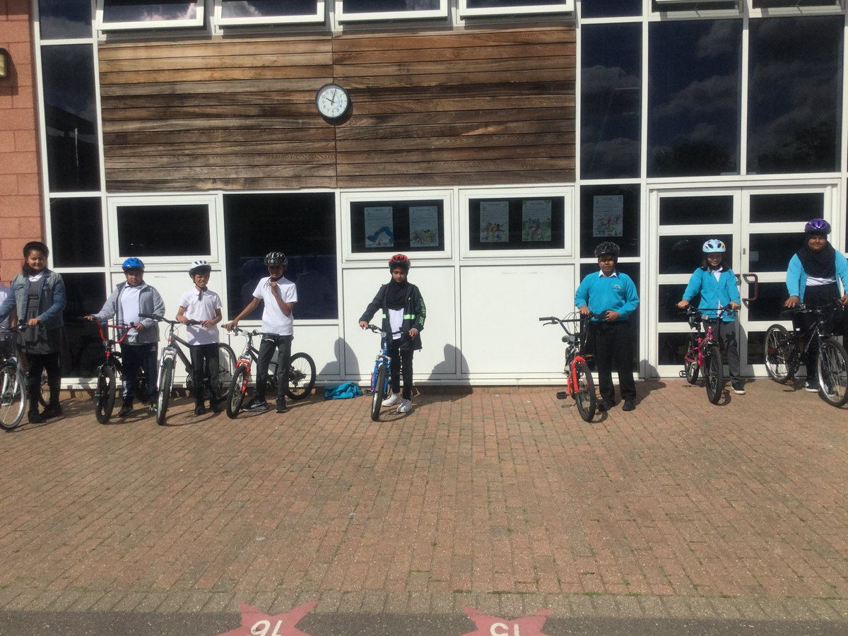 BJ_Year6's tweet photo. This week our @BJ_Year6  pupils took part in their on-road Bikeability level 2 course. Children demonstrated their bike handling skills before progressing onto the road. Well done @BJ_Year6!

@BJ_Headteacher 
@BenJonsonSchool 

#BenJonsonSchool #StaySafe #bikelife #bikesafety https://t.co/zQJFtbrnXt