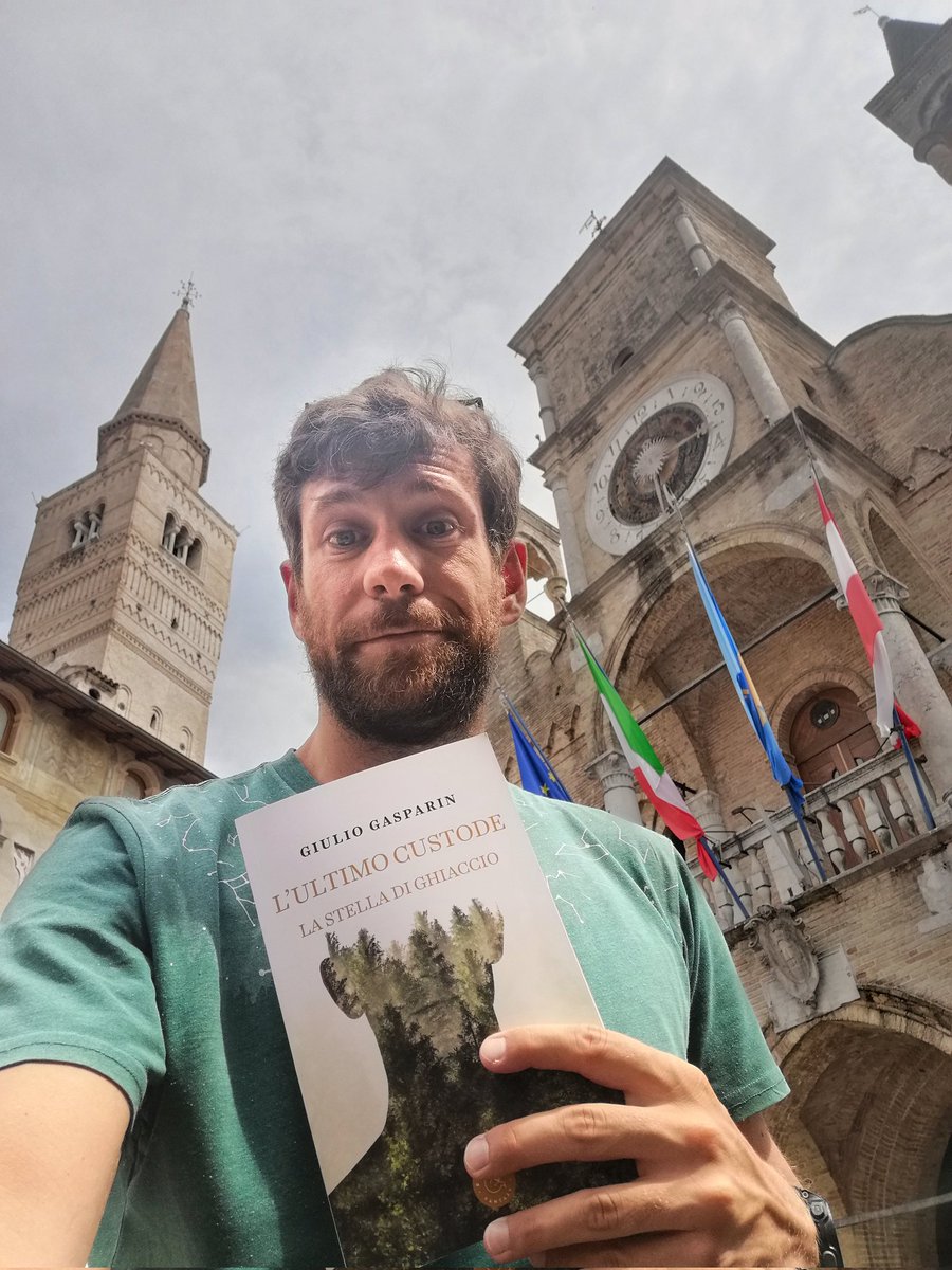 GiulioGasparin's tweet photo. Anche il più illustre dei cittadini di Pordenone legge L'Ultimo Custode 😳😂

Questo perché a breve lo presenterò finalmente nella mia città... Stay tuned 🙏

#fantasyitaliano #consiglidilettura #BookTwitter https://t.co/g18IuIMPso