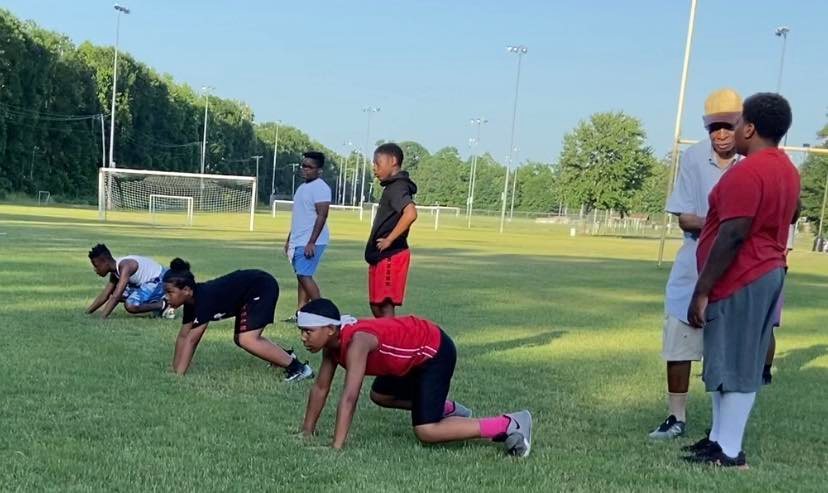 HornetYouthFB's tweet photo. We're hosting a free football and cheer fundamentals camp today in #maumellearkansas starting at 6:00 pm. More details can be found at https://t.co/M9ehFZFX1N. #cheerpractice #youthfootballtraining https://t.co/fF81kNNut9
