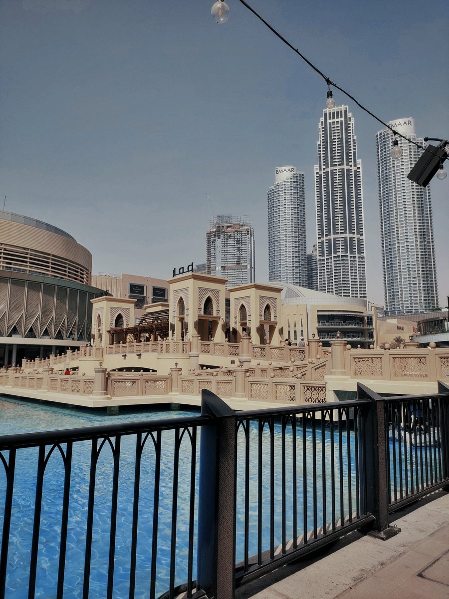vocalistakelly's tweet photo. You are the artist of your life, don't give the paintbrush to anyone else ♠️

Waterfalls, Dubai Mall , Burj Khalifa &amp; The Dubai Mall 

#Dayoff
#datewithself https://t.co/xIhybzQIk8