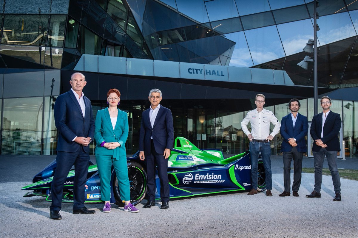 ExceLLondon's tweet photo. Proud to be playing our part #CleanAirDay 🌎

#ExCeLLondon CEO Jeremy Rees joined @SadiqKhan @MayorofLondon and #FormulaE at City Hall to mark the occasion ahead of the #LondonEPrix (30 &amp; 31 July) https://t.co/zBy7Cqk3kG