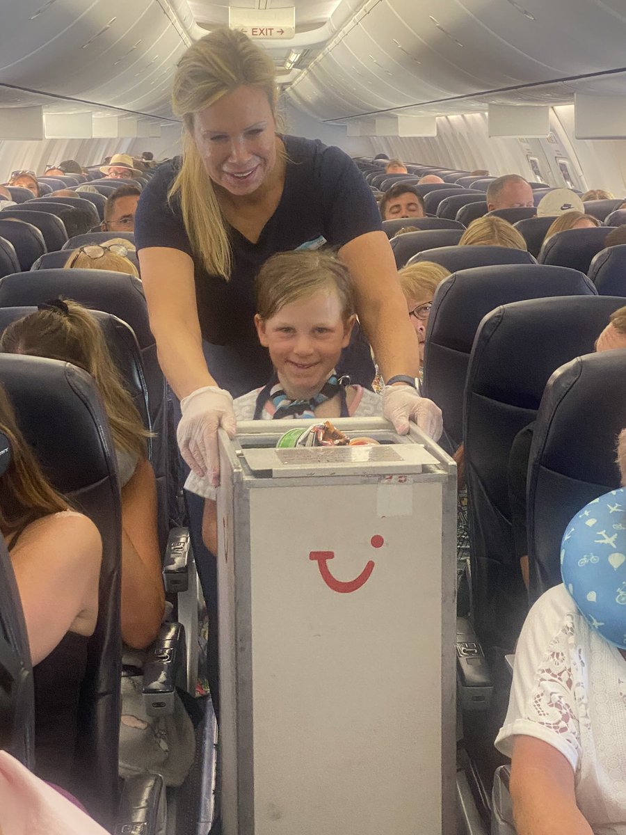 Carly81g's tweet photo. @TUIUK Home from Ibiza to Glasgow yesterday, the cabin crew made my little girls holiday. Moria and Stephen dressed her up &amp; let her “help” them while Helen &amp; Fiona included her in their on flight announcements. So kind, so patient, incredible staff. Thank you xx https://t.co/lIxy8PzEtq