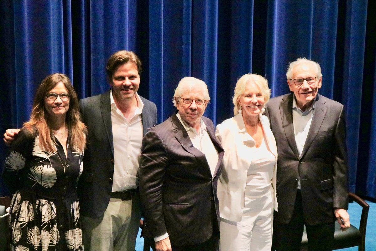 whcinsider's tweet photo. #washingtonpost Chief Film Critic @AnnHornaday, “Alan Pakula: Going for Truth” Director and Producer #MatthewMiele, with hosts @carlbernstein, @sallyquinndc, and @realbobwoodward last night at the screening of the documentary “Alan Pakula: Going For Truth” #alanpakula https://t.co/uap96yl6gq