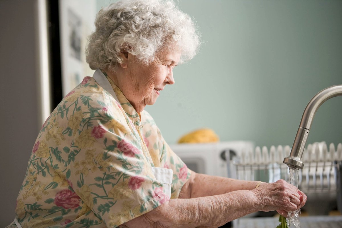 jehllawgroup's tweet photo. A fall, even one that does not occur from a significant height, can have devastating effects on an elderly person. Nursing homes are responsible for evaluating their residents for their risk of falls and preventing them. Learn more about how we can help: https://t.co/l3bJCeLLzi. https://t.co/L4hGIjpu6O