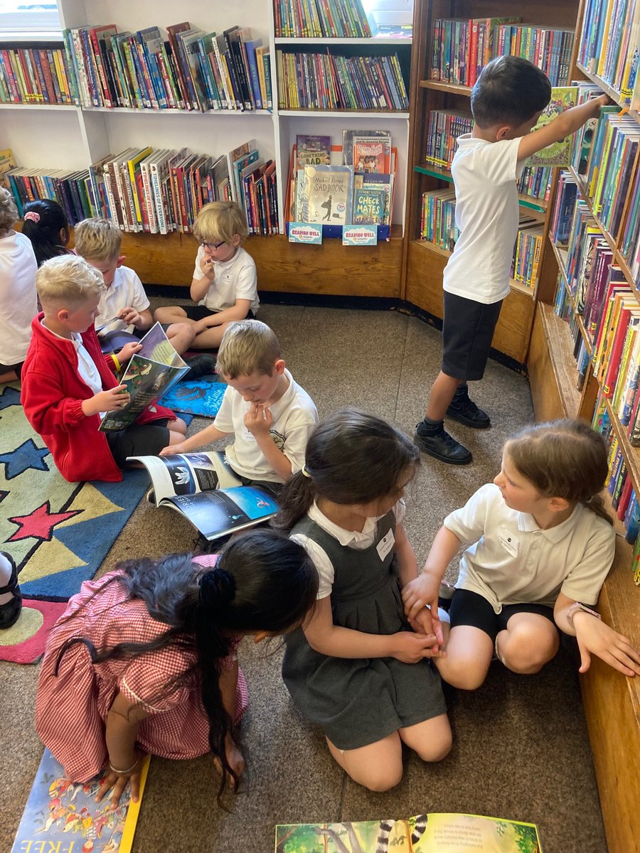 HollyfastSchool's tweet photo. 1A visited Coundon library today! We loved listening to stories and exploring the books they had on offer. Get yourselves a library card and unlock a world of imagination #coventrylibraries #bookworms https://t.co/LSJYvsVI0u