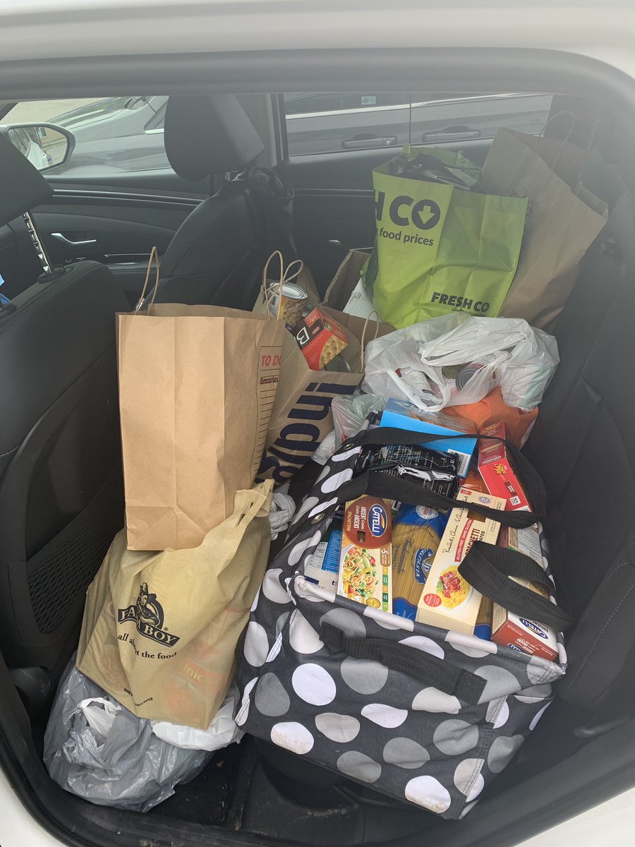 mspindar's tweet photo. Hey @NashTEACH2reach !
Look what our @SWS_PS families did yesterday as admission to #ThisIsMe…
A car full of food for @FTNDurham 
So blessed to be part of #SWSCampX for the last 11 years! 🥰 https://t.co/INSItZR3MG