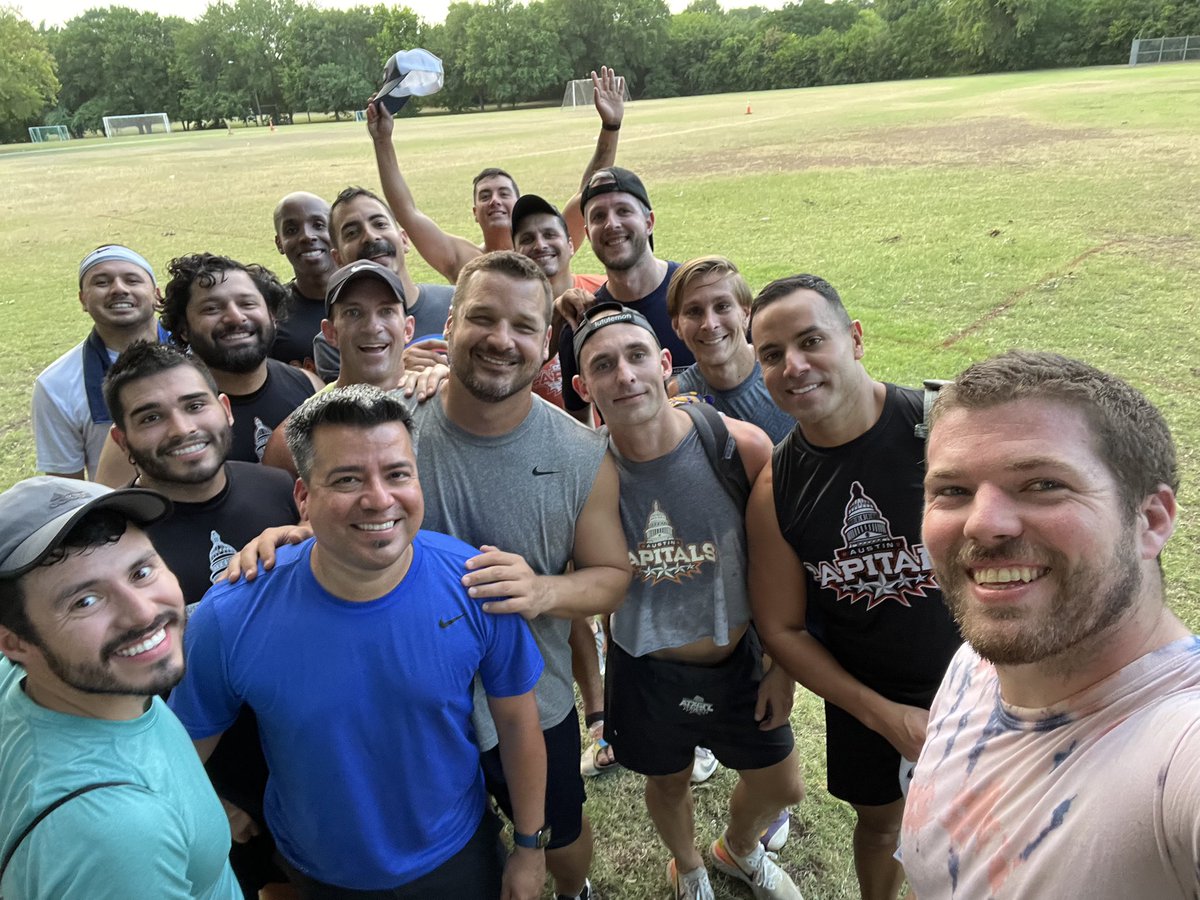 ChrisSaldana's tweet photo. One week out. #PrideBowl #Chicago. 🏳️‍🌈🏈 This my “be mean” face 😬 #TeamPhotos https://t.co/AXuPnKBn07