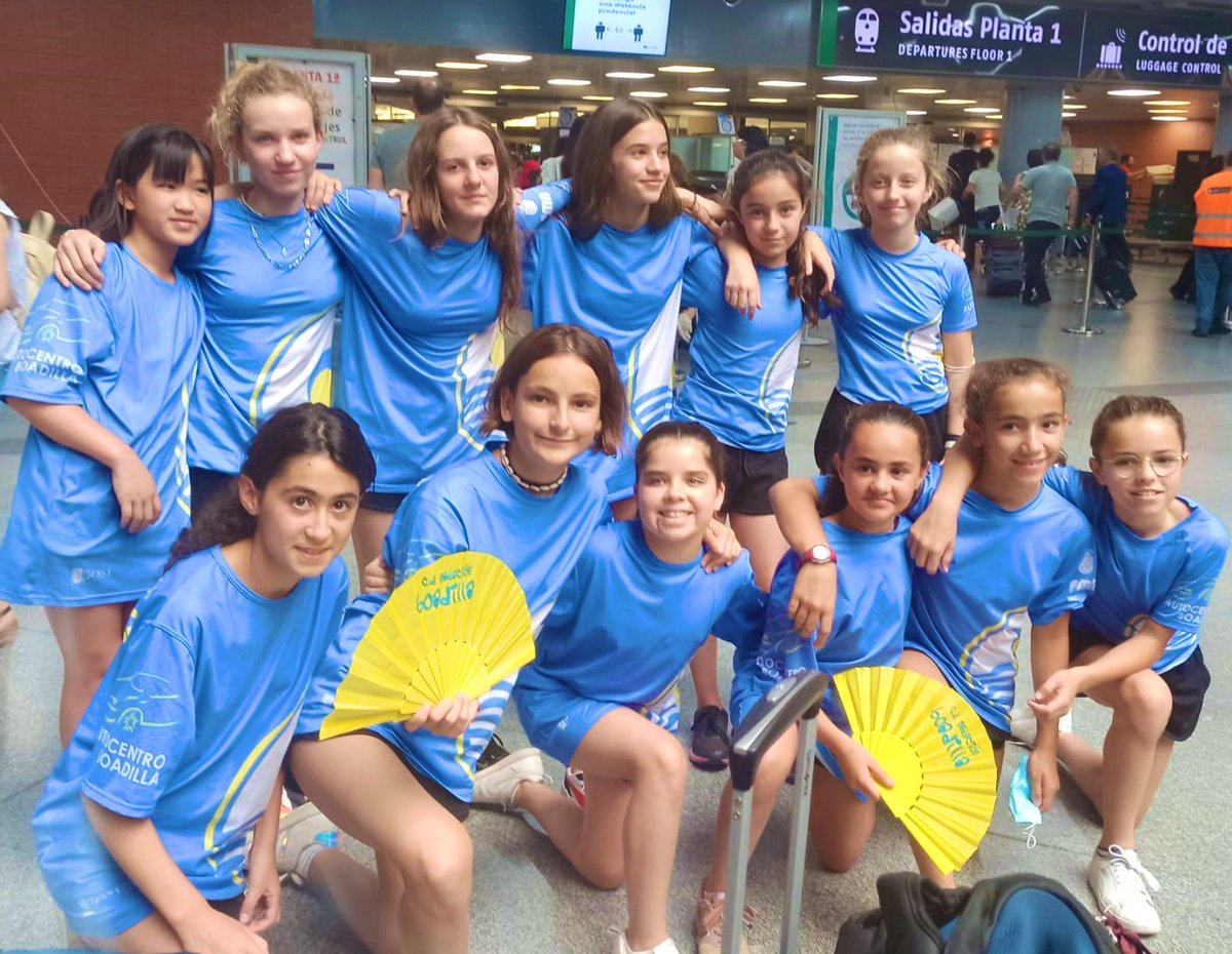 cnboadilla's tweet photo. #WP #CEAF22
Nuestras #alevines ya están en el #AVE @renfe camino de #Málaga para disputar el Camp España Alevín Femenino @RFEN_Oficial
🤽♀️🇪🇸 🔛 🚄💨💨💨
¡Buen viaje #equipo!
#vaminichiquis
#competid
#disfrutad https://t.co/fOaoZx7Tpz