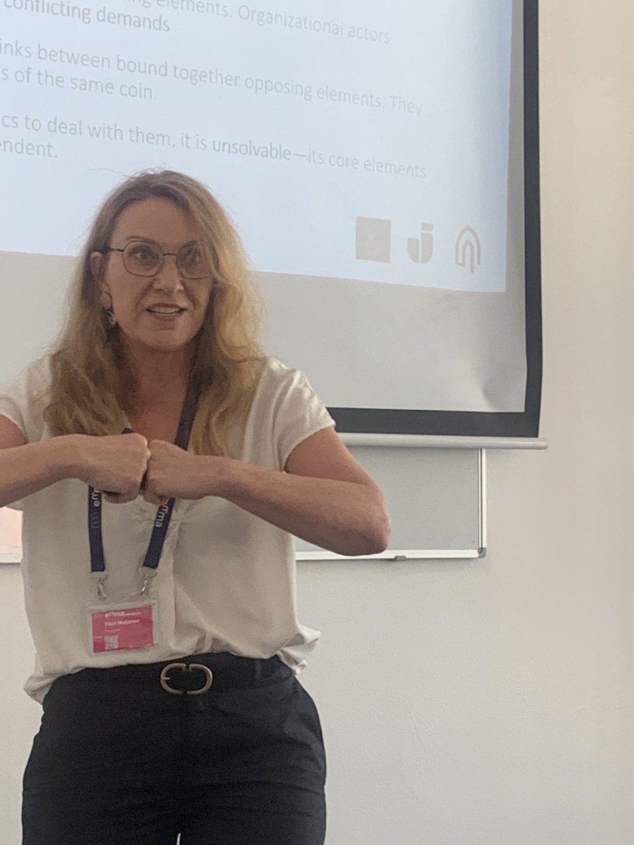 MonaSolvoll's tweet photo. Final presentation for Day 1- excellent and engaging study of paradoxes by @MaijanenPaivi at #emmamunich https://t.co/FheqAtS8mo
