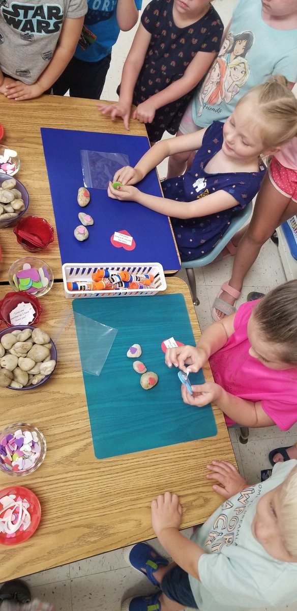 MrsSkubic's tweet photo. We've had a fantastic 2nd week of @VizLowerSchool camps!  Our incoming toddlers through our rising fifth graders have brought a joy of learning into our building this week.  Now we can't wait for August!  @vizmontessori @amyfbischoff @MicheleCMueller @PattiaWagener @Sydpalmer1 https://t.co/cEpFD0hXhg