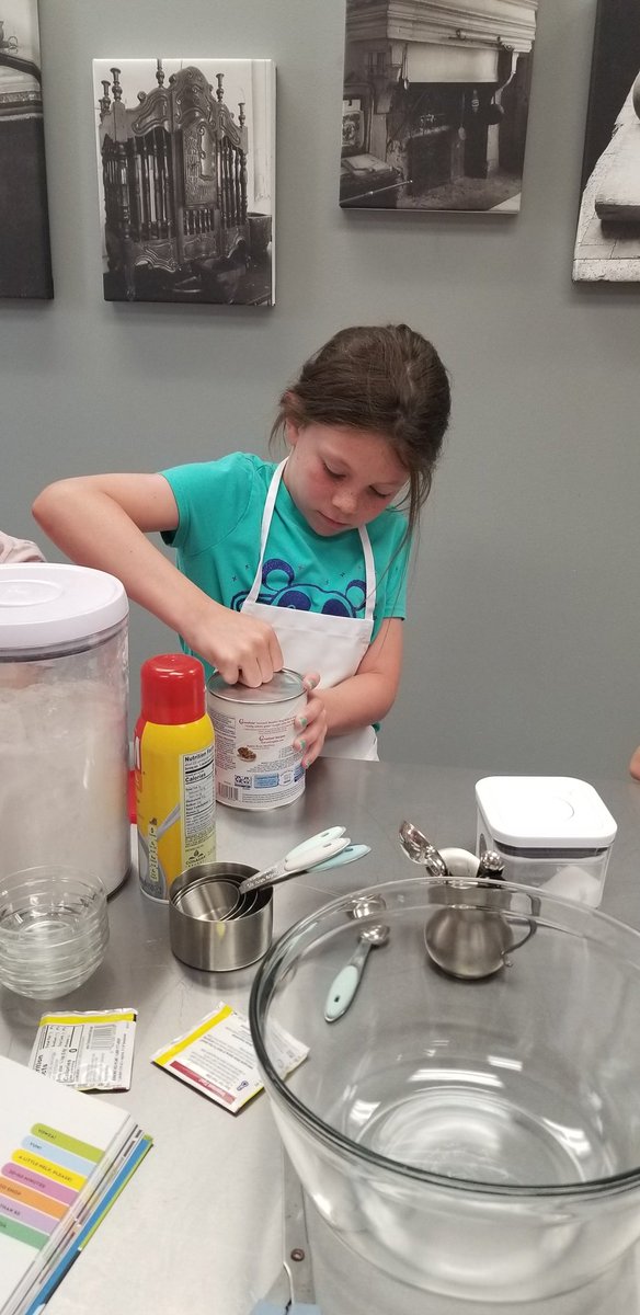 MrsSkubic's tweet photo. We've had a fantastic 2nd week of @VizLowerSchool camps!  Our incoming toddlers through our rising fifth graders have brought a joy of learning into our building this week.  Now we can't wait for August!  @vizmontessori @amyfbischoff @MicheleCMueller @PattiaWagener @Sydpalmer1 https://t.co/cEpFD0hXhg
