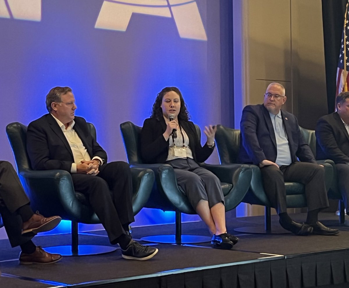Alisyn Malek (@alisyn_malek) on Twitter photo “Standards for freight data need to be global because supply chains are global.” <a href="/RachelAland/">Rachel Aland</a> #AAPATrade2022 @AAPA_Seaports “Standards for freight data need to be global because supply chains are global.” <a href="/RachelAland/">Rachel Aland</a> #AAPATrade2022 @AAPA_Seaports