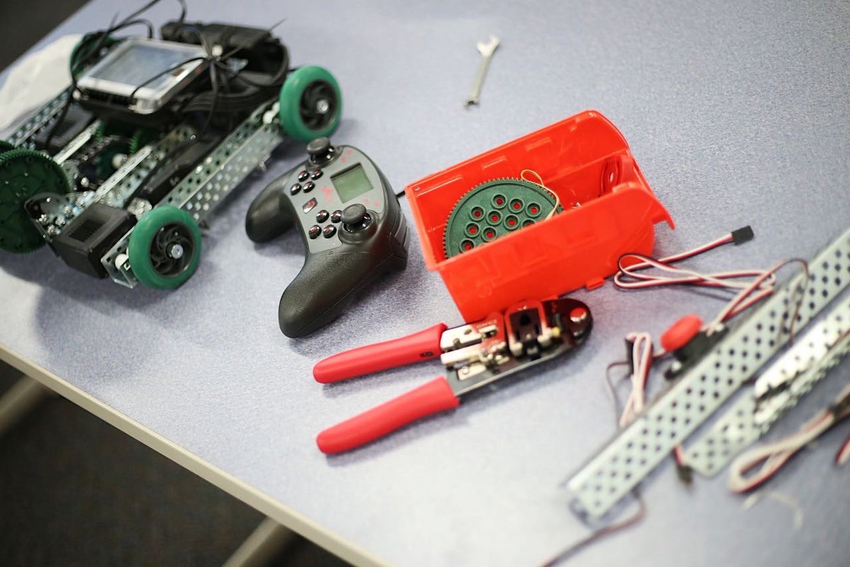 The VEX robotics group has been testing their robots out and are now competing in qualifying rounds for tomorrow’s tournament! #seebluestemcamp #seeblue #seeblueseestem