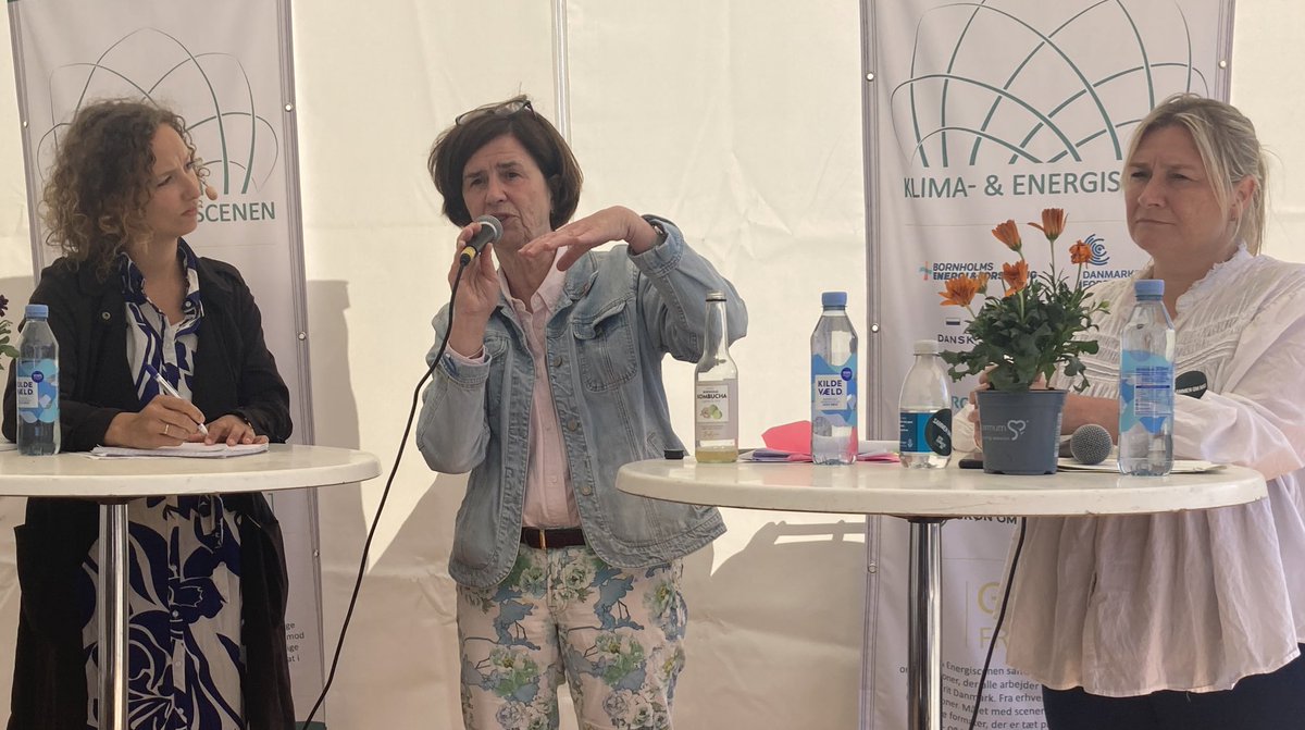 Vi kan ikke opskalere det nuværende fødevaressystem til at brødføde klodens voksende befolkning. Det vil være fuldstændig uforeneligt med bl.a. parisaftalen, lyder det fra <a href="/KRichardsonC/">Katherine Richardson</a> til snak om fremtidens mad i klima- og energiteltet på #fmdk lige nu #FMDK22