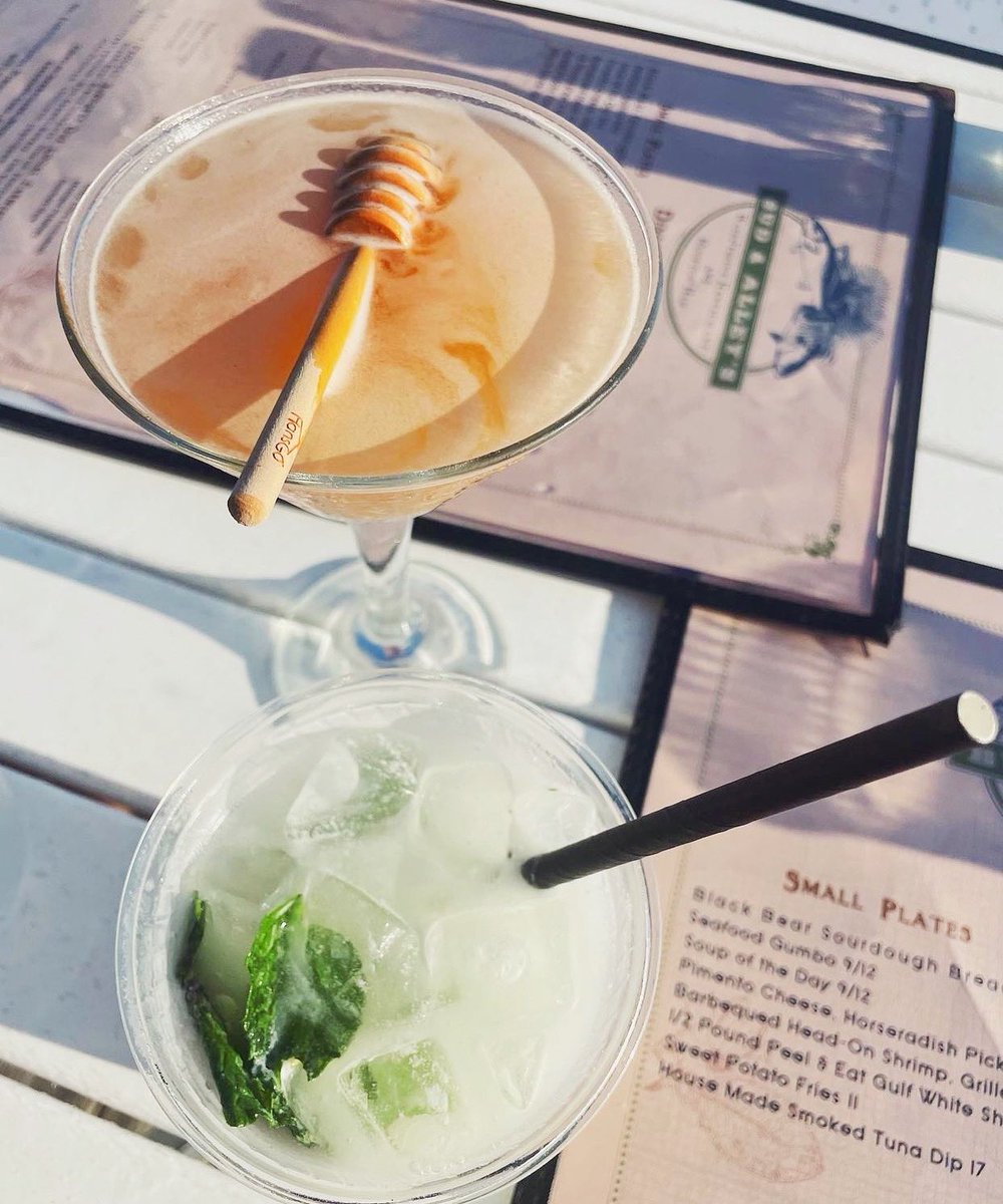 Cocktails on the Rooftop Deck is just what the doctor ordered. 👌🌴 Cheers, @ah_eats_ !